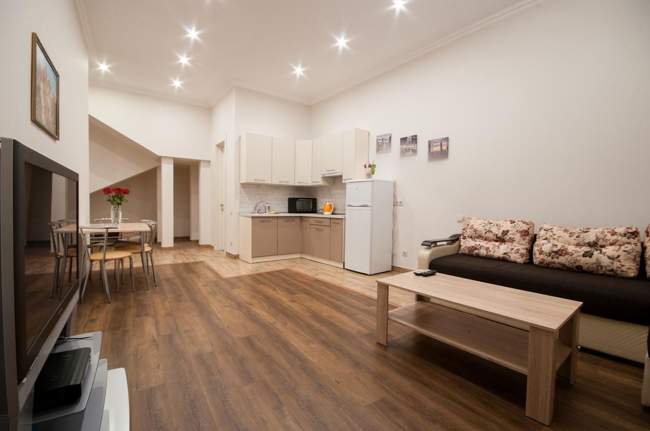 Wonderful Flat On City Center Uzhhorod Exterior photo